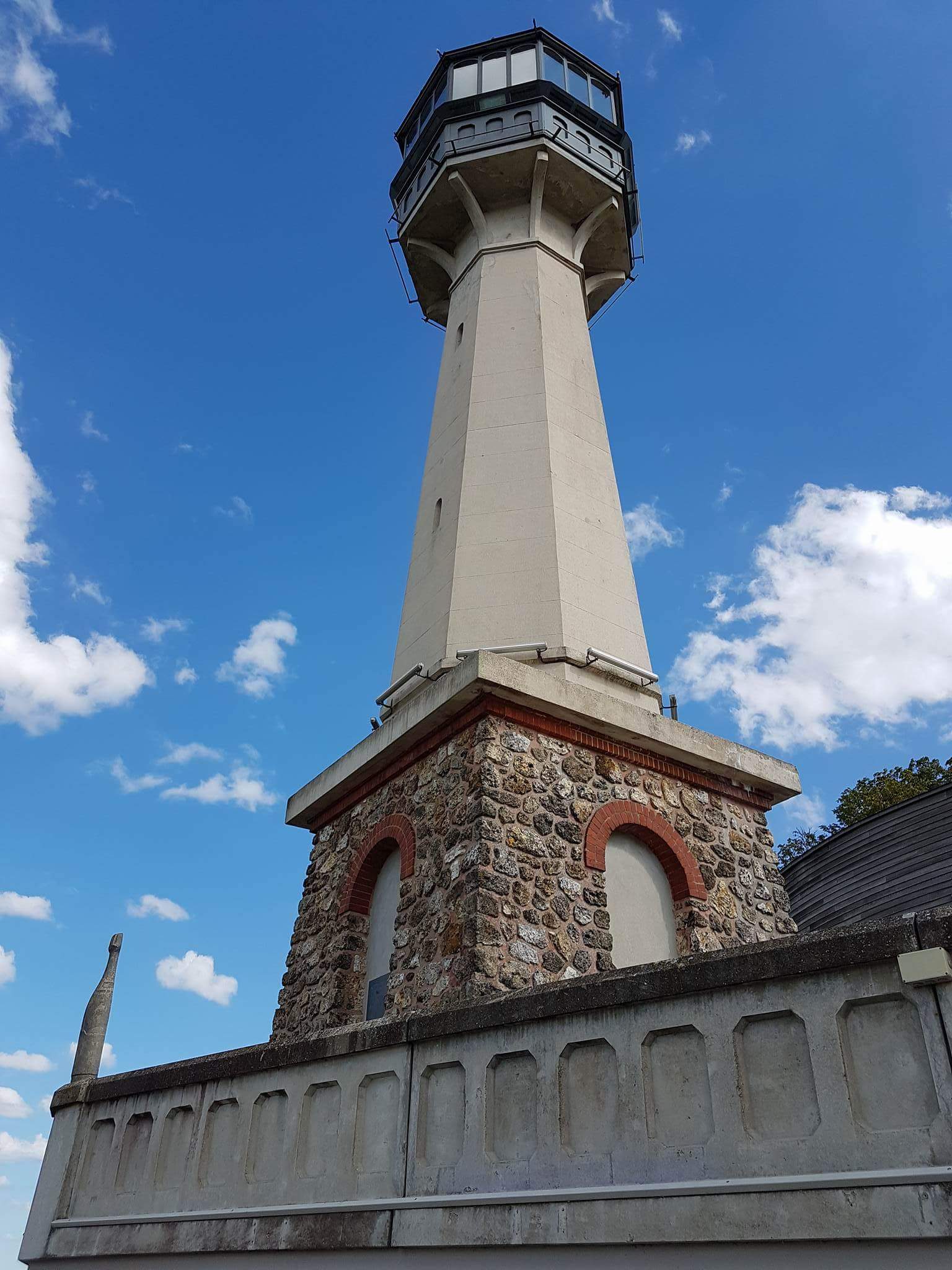 Photo n° 1 de l'avis de Athéna.e fait le 15/08/2017 à 06:29