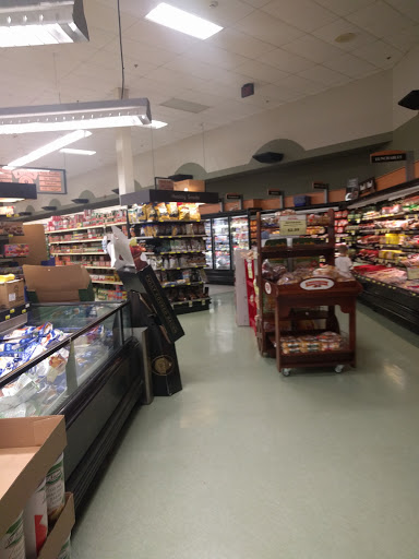 Supermarket «King Kullen», reviews and photos, 52 E Montauk Hwy, Hampton Bays, NY 11946, USA