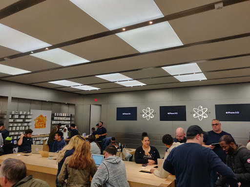 Computer Store «Apple King of Prussia», reviews and photos, 160 N Gulph Rd, King of Prussia, PA 19406, USA