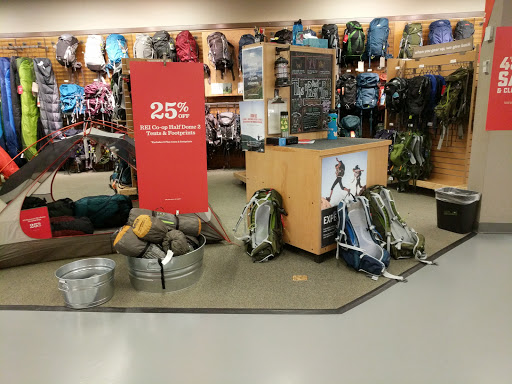 Camping Store «REI», reviews and photos, 200 Ridge Pike #115, Conshohocken, PA 19428, USA