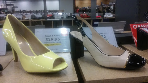 Shoe Store «DSW Designer Shoe Warehouse», reviews and photos, 2485 Richmond Ave, Staten Island, NY 10314, USA