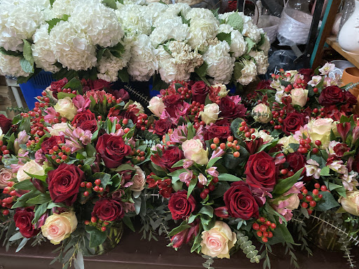 Florist «Roma Florist. free deliver purchase online. Www.romaflorist.com», reviews and photos, 11 Davis St, Oakville, CT 06779, USA