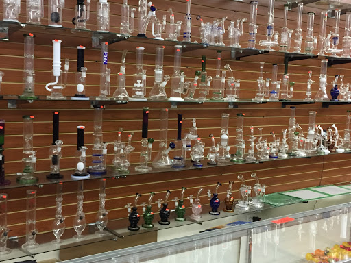 Vaporizer Store «Woodstock Vape & Glass Gallery», reviews and photos, 46699 Van Dyke, Shelby Charter Township, MI 48317, USA
