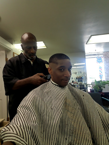 Barber Shop «Service Barber Shop», reviews and photos, 1717 Philo Rd, Urbana, IL 61802, USA