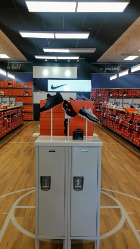 Shoe Store «Shoe Carnival», reviews and photos, 955 Ann St, Montgomery, AL 36107, USA