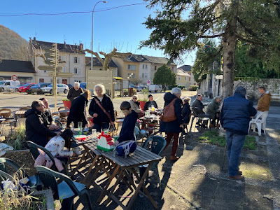 Café de la place à Virieu-le-Grand