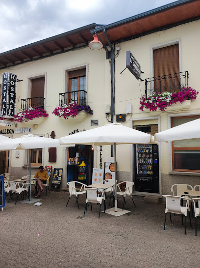 Bar Asador Paco - C. Sta. María, 18, 24540 Cacabelos, León, Spain