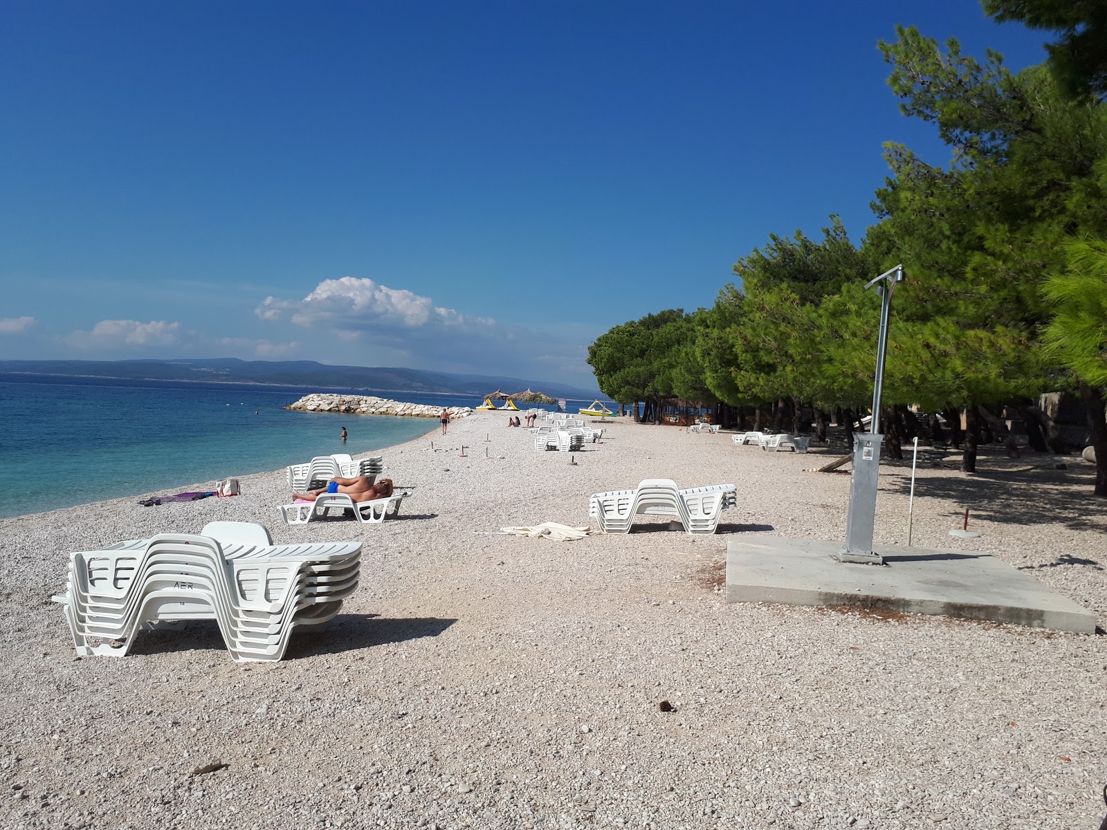 Promajna beach'in fotoğrafı ve yerleşim