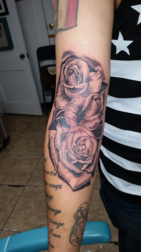 Tattoo Shop «Expressions Tattoo & Body Piercing», reviews and photos, 1619 N Florida Ave, Hernando, FL 34442, USA