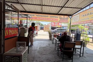 Ampera Dunsanak Masakan Padang image