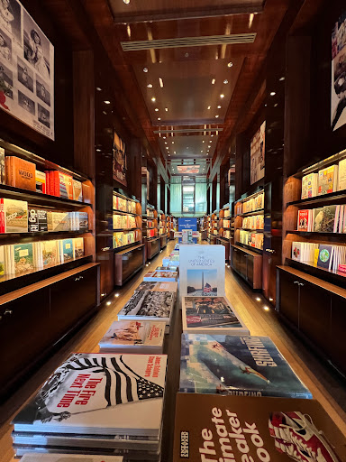 Book Store «TASCHEN Store Beverly Hills», reviews and photos, 354 N Beverly Dr, Beverly Hills, CA 90210, USA