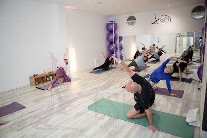 Centro La Esfera - Yoga, Pilates/Inteligencia psic - Calle Almirante Cañas Trujillo, 18, 11500 Cádiz, Spain