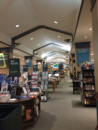 Book Store «Barnes & Noble», reviews and photos, 5405 Touhy Ave, Skokie, IL 60077, USA