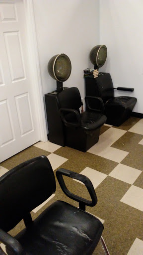 Shopping Mall «Freedom Village Shopping Center», reviews and photos, 1039 Alleghany St, Charlotte, NC 28208, USA