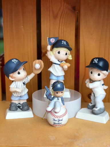 Florist «International Florist Gift Shop & Fruit Baskets Inc.», reviews and photos, 283-87 Lafayette St, Newark, NJ 07105, USA