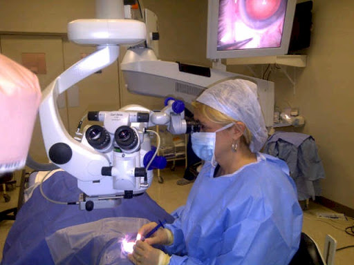 Dr Chrissie Cockinos Ophthalmologist