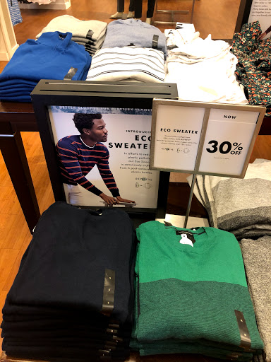 Clothing Store «Banana Republic Factory Store», reviews and photos, 407 N Alafaya Trail, Orlando, FL 32828, USA