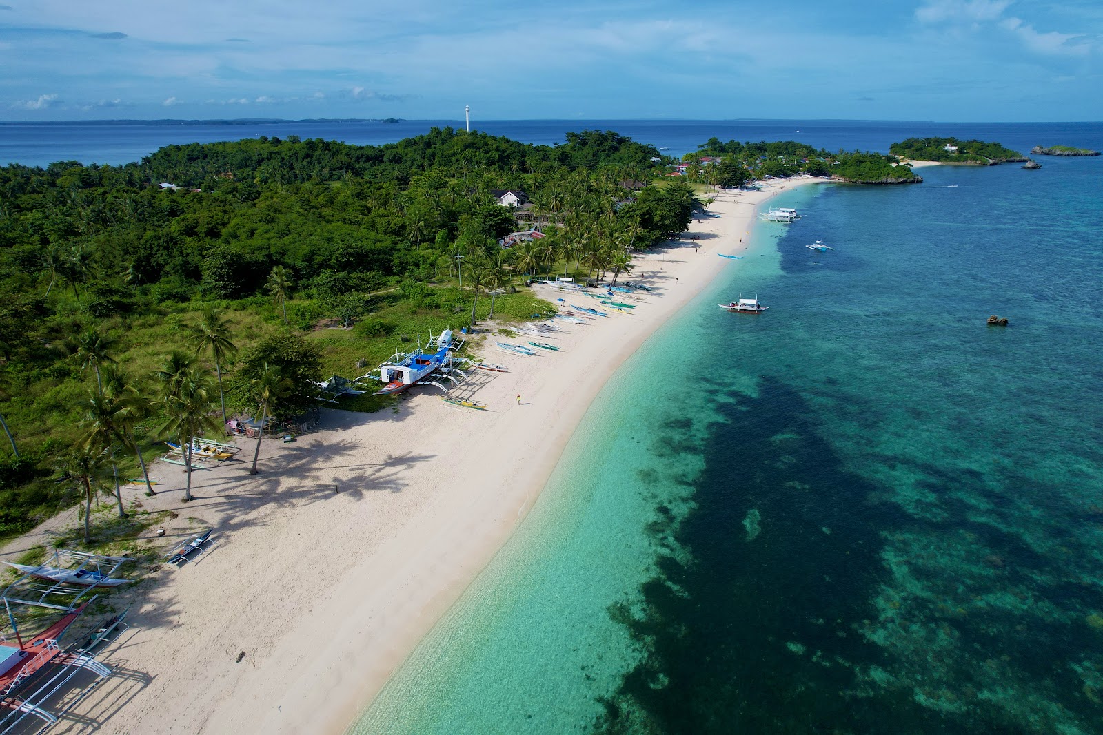 Foto van Malapascua Island Beach met ruim strand