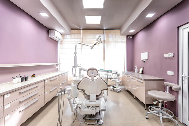 Opinii despre Clinica stomatologica - DentaClass în <nil> - Dentist