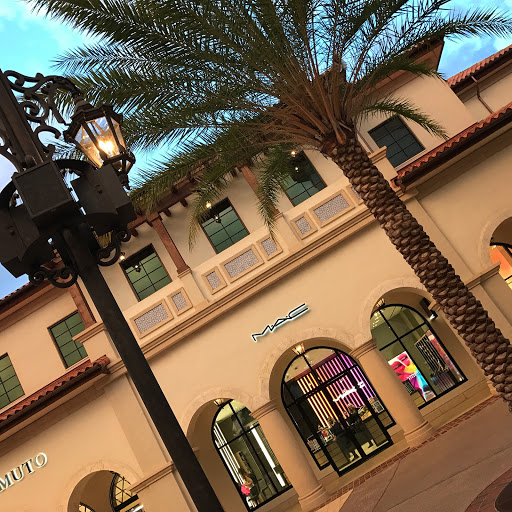 Cosmetics Store «MAC Cosmetics», reviews and photos, 1530 Buena Vista Dr #1b, Lake Buena Vista, FL 32830, USA