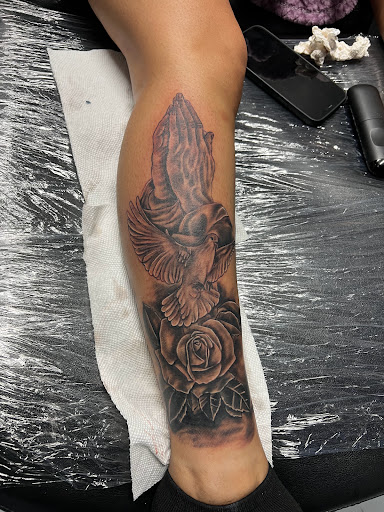 Explore 3 little birds tattoo ideas, creative tattoo ideas in Mcallen, available at House of Tattoos