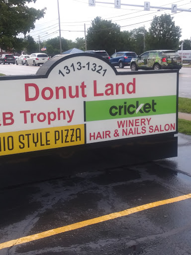 Donut Shop «Donut Land Bakery», reviews and photos, 1321 Pearl Rd, Brunswick, OH 44212, USA