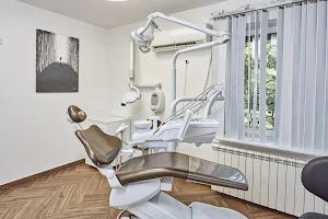 Стоматология Genesis | виниры, имплантация зубов Калининград image