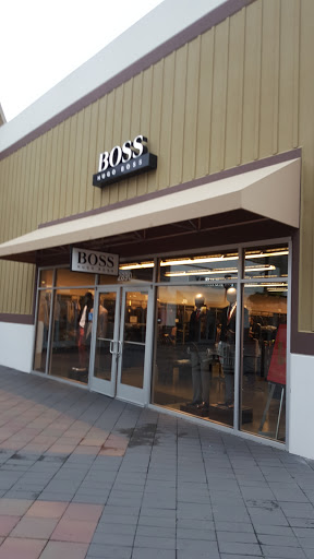 Shopping Mall «San Francisco Premium Outlets», reviews and photos, 2774 Livermore Outlets Dr, Livermore, CA 94551, USA