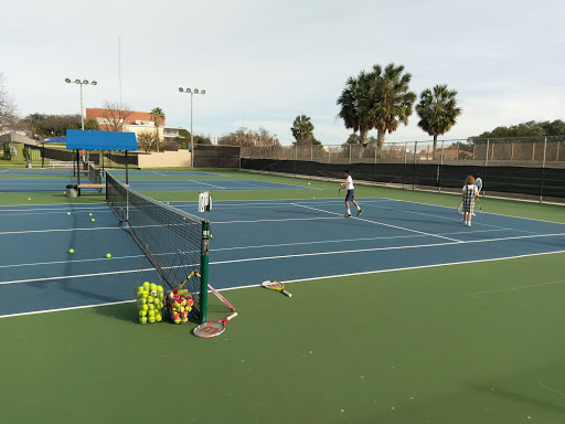 Paddle tennis classes for children in San Antonio