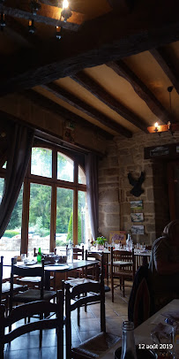 Atmosphère du Restaurant français Relais Saint Jacques à Gimel-les-Cascades - n°5