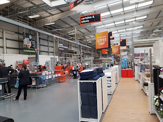 B&Q Swansea