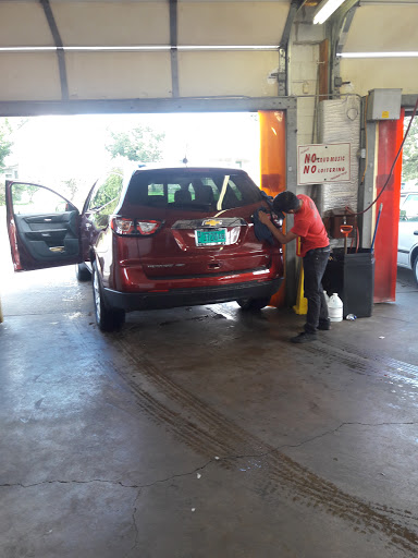 Car Wash «New York Car Wash», reviews and photos, 1241 E New York St, Aurora, IL 60505, USA