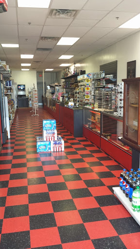 Liquor Store «Smoke N Bottle», reviews and photos, 978 S Hwy Dr, Fenton, MO 63026, USA
