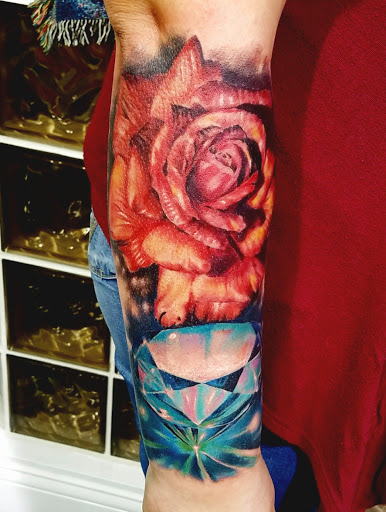 Tattoo Shop «Gaia Tattoo Studios», reviews and photos, 11755 Mosteller Rd, Sharonville, OH 45241, USA