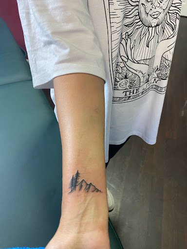 Tattoo Shop «Revolution Ink Tattoos», reviews and photos, 557 W El Camino Real, Mountain View, CA 94040, USA