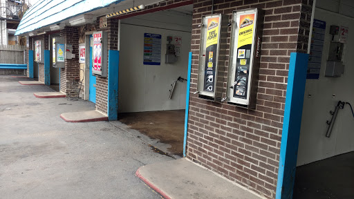 Car Wash «Grand & Oakley Car Wash», reviews and photos, 2300 W Grand Ave, Chicago, IL 60612, USA