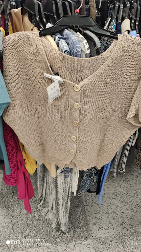 Clothing Store «Ross Dress for Less», reviews and photos, 1237 E Golf Rd, Schaumburg, IL 60173, USA