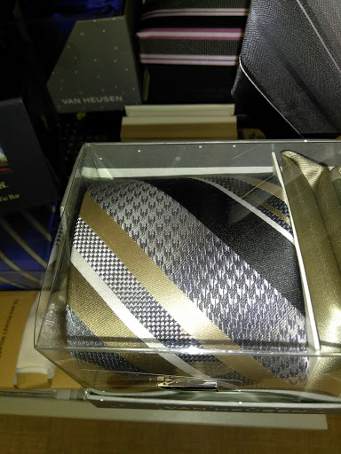 Clothing Store «Burlington Coat Factory», reviews and photos, 1225 S Kirkwood Rd, Kirkwood, MO 63122, USA