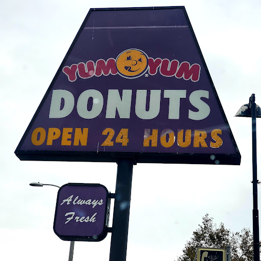 Donut Shop «Yum Yum Donuts», reviews and photos, 8139 W Manchester Ave, Playa Del Rey, CA 90293, USA
