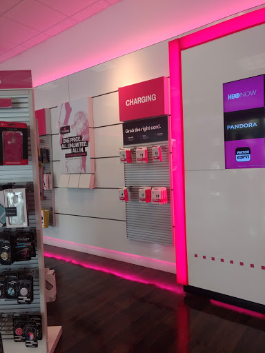 Cell Phone Store «T-Mobile», reviews and photos, 100 Promenade Pkwy A, Fayetteville, GA 30214, USA