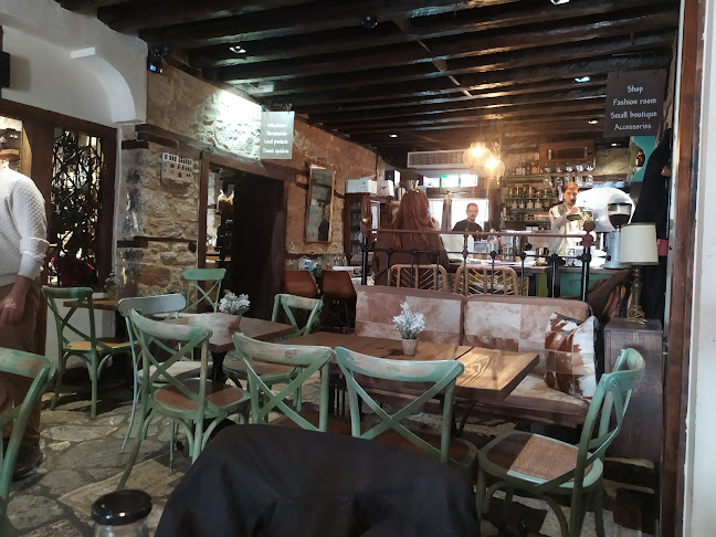 Σχόλια και κριτικές για το Idees Art Cafe-Wine bar-Food & Shop