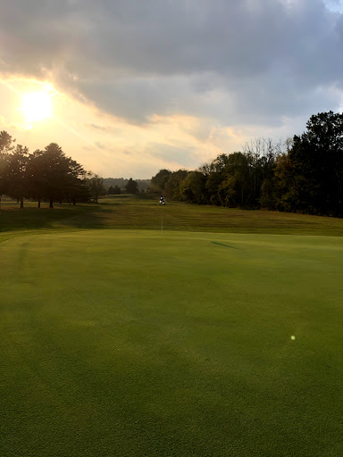 Golf Course «Hiawatha Golf Course», reviews and photos, 901 Beech St, Mt Vernon, OH 43050, USA