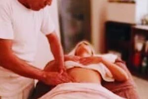 Kolop spa massage therapist image