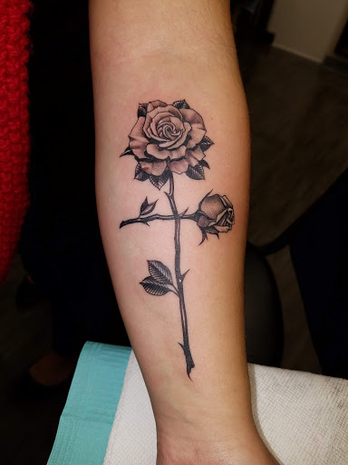 Tattoo Shop «Red 5 Tattoo», reviews and photos, 829 Lynnhaven Pkwy #121, Virginia Beach, VA 23452, USA