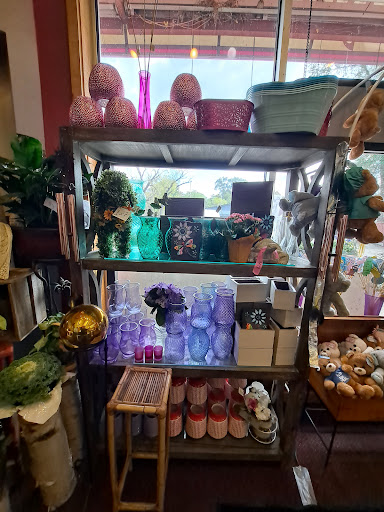 Florist «Dynamic Flowers of Royal Oak», reviews and photos, 3221 N Main St, Royal Oak, MI 48073, USA