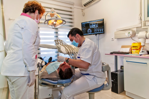 Clinica Dental Dr Cecilia Jimenez en Bormujos, Sevilla
