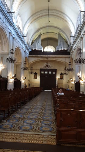 Comentarios y opiniones de Catedral de la Inmaculada Concepción y San Felipe y Santiago de Montevideo