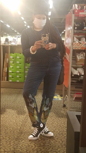 Shoe Store «DSW Designer Shoe Warehouse», reviews and photos, 970 N Milwaukee Ave, Lincolnshire, IL 60069, USA