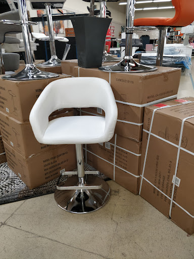 Outlet Store «Rooms To Go Outlet Furniture Store - Grand Prairie», reviews and photos, 2725 TX-360 #100, Grand Prairie, TX 75052, USA