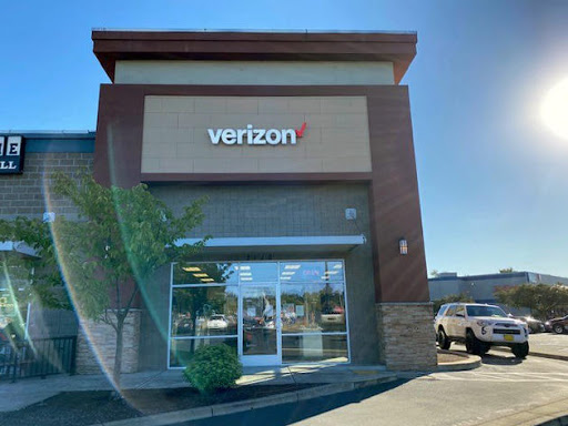 Cell Phone Store «GoWireless Verizon Authorized Retailer», reviews and photos, 3110 S Santiam Hwy, Lebanon, OR 97355, USA